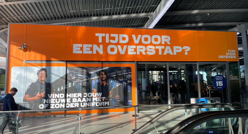 Defensie banenstation utrecht centraal gijs joris dentsu ministerie